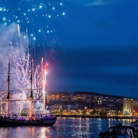 Chateau By The Sea Sleeps 6!!