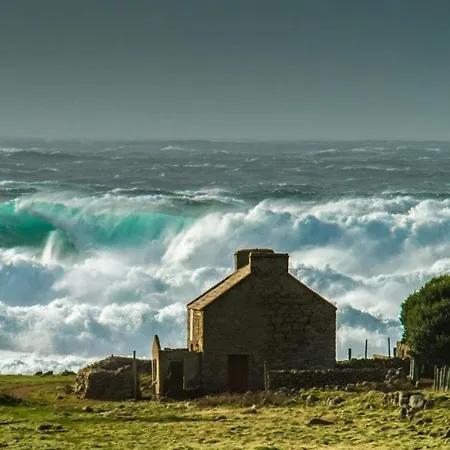 Chateau By The Sea Sleeps 6!! Chalet Red Castle