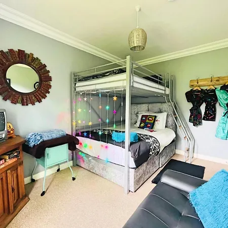 Chateau By The Sea Sleeps 6!! Red Castle